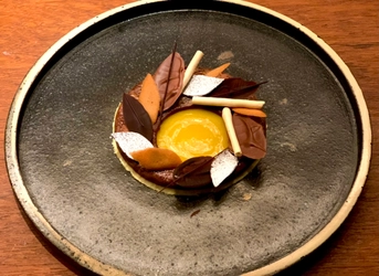 福岡のチョコレート専門店XXOCOA(ショコア)　 茶室をイメージした数寄屋造りのカフェで愉しむ大人のスイーツ　 秋の新作デセール「ショコラとバニラのブリュレ」提供開始