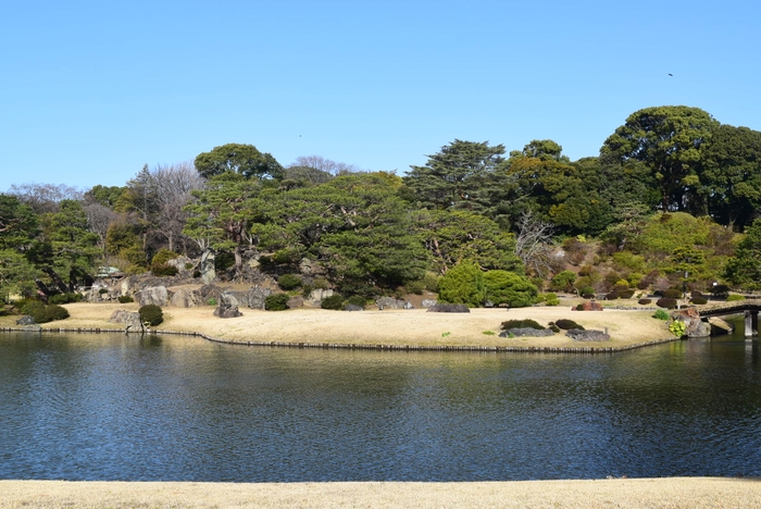 六義園の主景観「中の島」