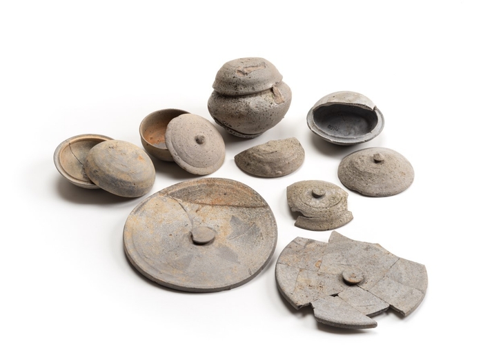 【画像１】古代の須恵器（寒風窯、飛鳥・藤原地域出土）