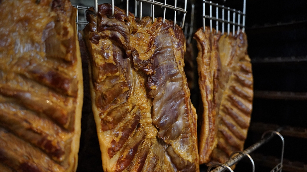 贅豚ベーコン 燻製1