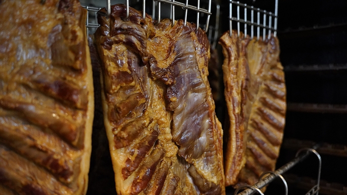 贅豚ベーコン 燻製1