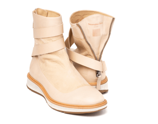 防水ブーツながら3シーズン活躍