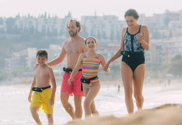 『海水浴や川遊びでの子供の水難事故を少しでも減らしたい！』 　そんな思いから開発された、超小型／軽量の膨張式・緊急浮力体 『レスチューブ・ビーチ KIDS』を7月25日より発売！