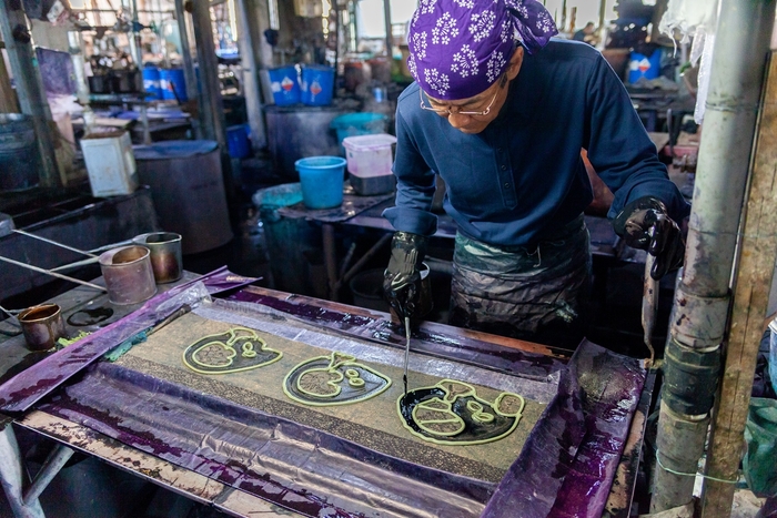 遠州織物 生産現場の様子2