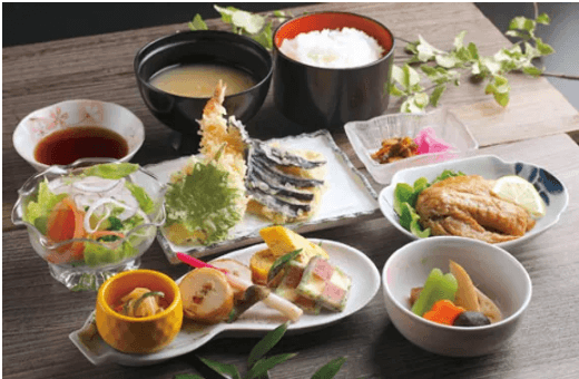 赤いベレー レストラン鶴