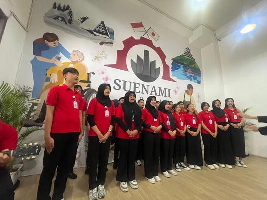 学校の壁面にアートを導入？！ 想いを伝えるアートと、夢を応援する 日本語学校設立者の想いをインタビュー！