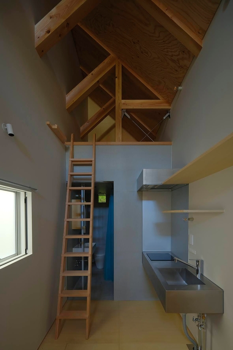 ロフト梯子・使用時(写真：鳥村鋼一)