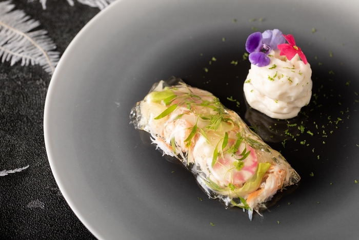 ▲冷前菜 生長: 旬のズワイガニと蟹ミソ、グレープフルーツであっさりとした中にカニの旨味を閉じ込めた一品