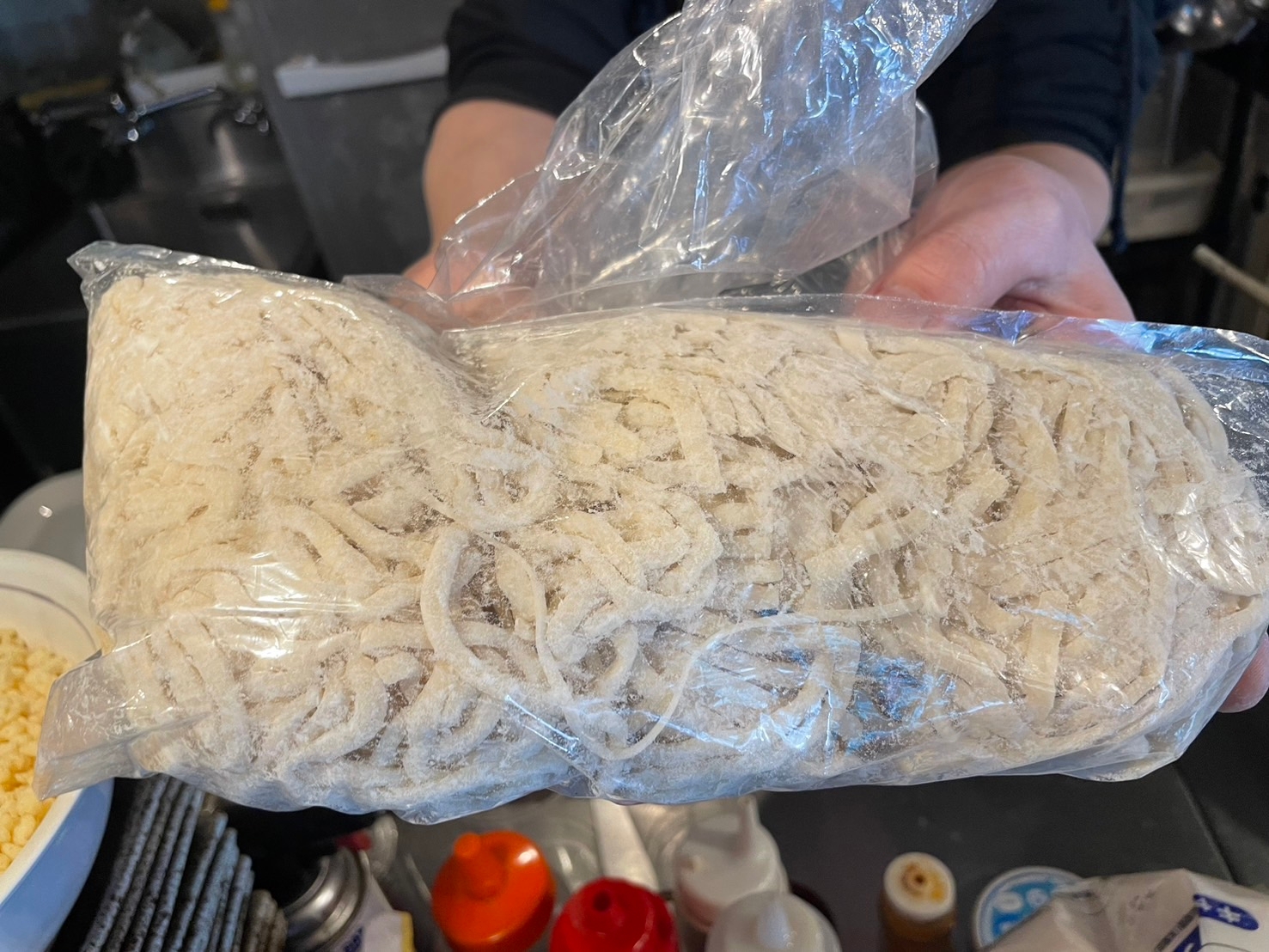 うどんタイプの麺