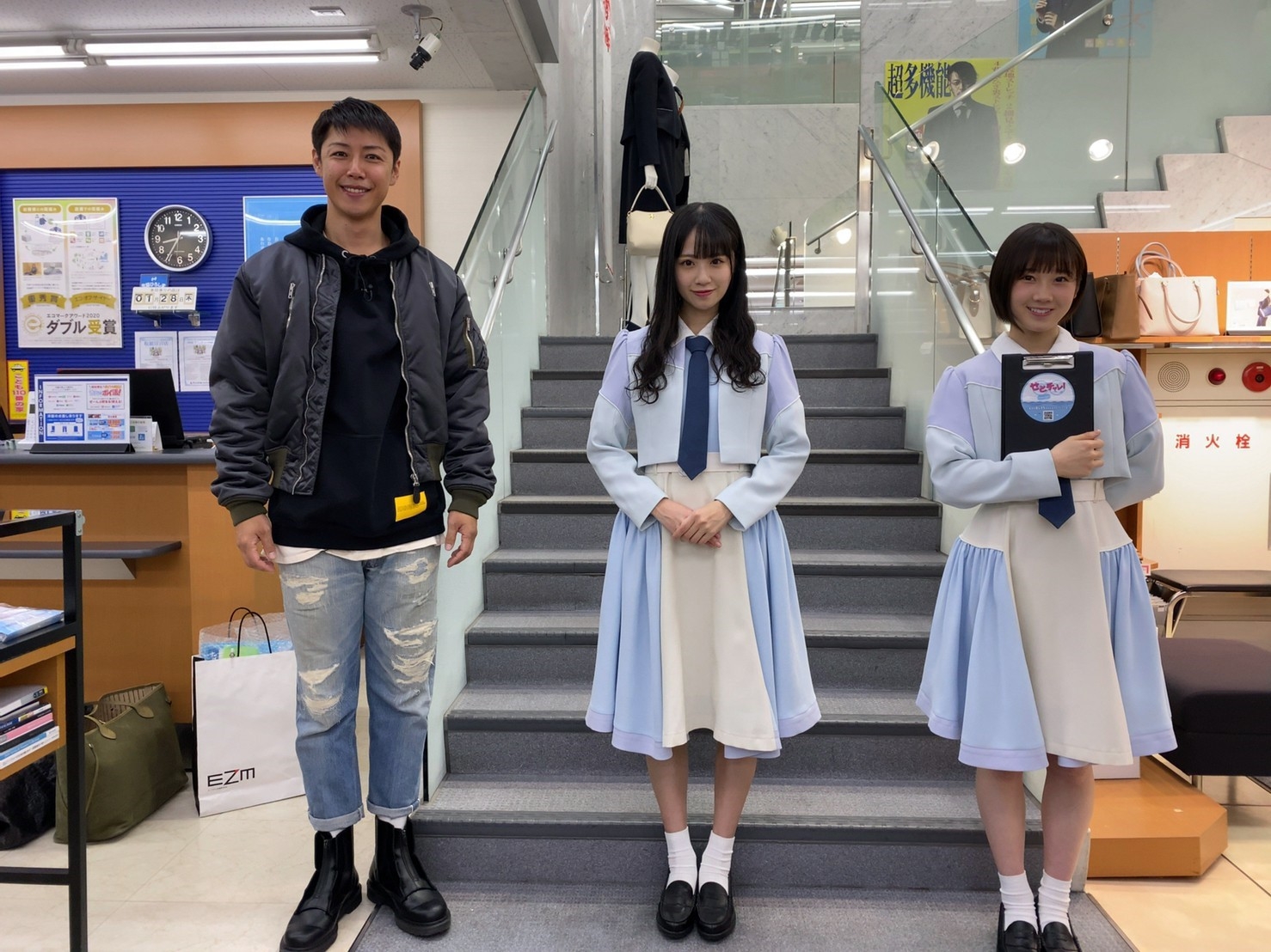 (左から)さいねい龍二・中村舞(STU48)・MC 甲斐心愛(STU48)