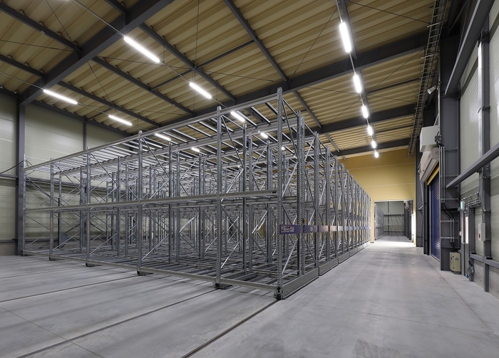 第2物流倉庫 移動ラック