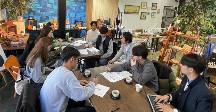 令和6年(2024年)2月、株式会社ナダヤを訪れた松本ゼミ生の様子