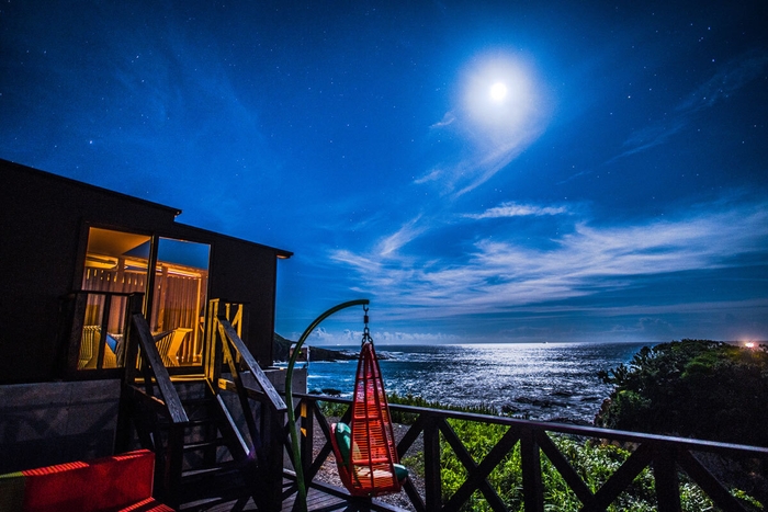 XYZ 月灯りのみで望む海と空の絶景