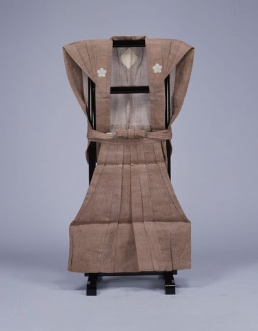 祝裃 蘇芳色麻地鮫小紋 桔梗紋付 / 出典:国立文化財機構所蔵品統合検索システム