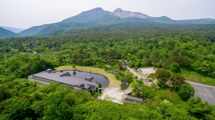 特徴2:磐梯山が見える庭園