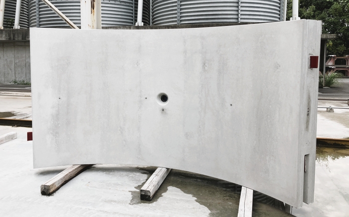 写真1：下水道用低炭素セグメントの試作品