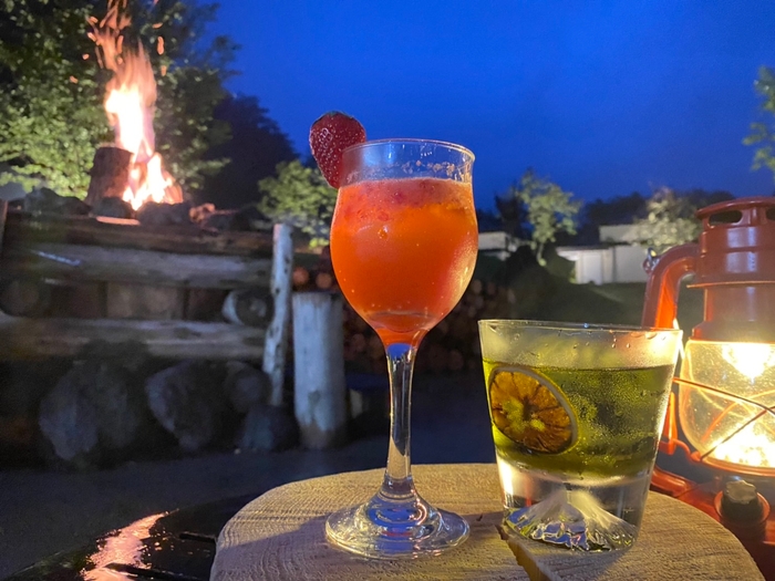 満月Bar 特別カクテル「ストロベリームーン」「フルムーン」