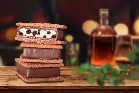 GAKUチョコレートサンド~ラムレーズン~