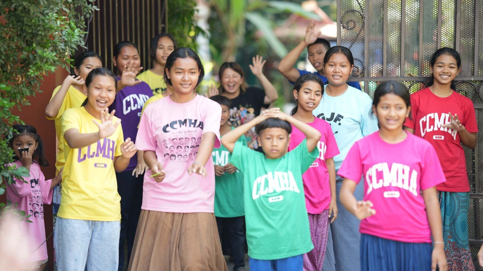 オンラインでカンボジアとつなぎ、国際交流を図る