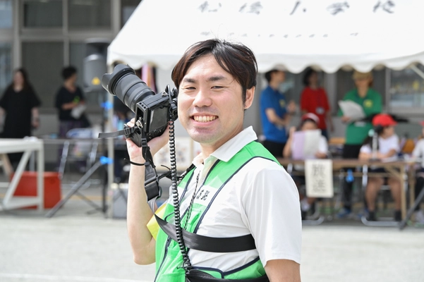 卒アルがなくなるかも、学校カメラマンはもう限界　 カメラマンに収入・学校は無料の仕組みが注目集める　 6月27日千葉県船橋市にて学校撮影サービス説明会を開催