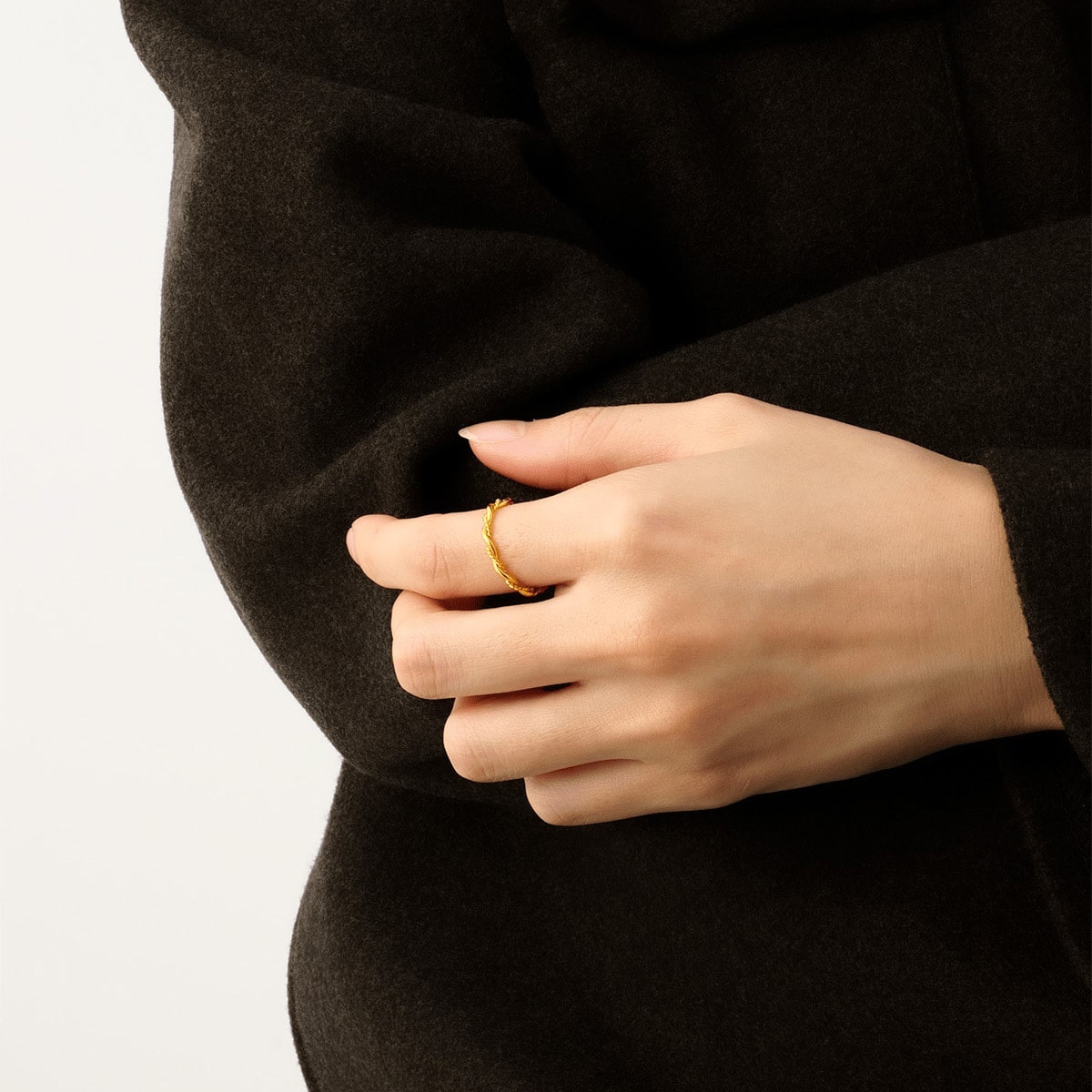 Gemini ring 着用イメージ