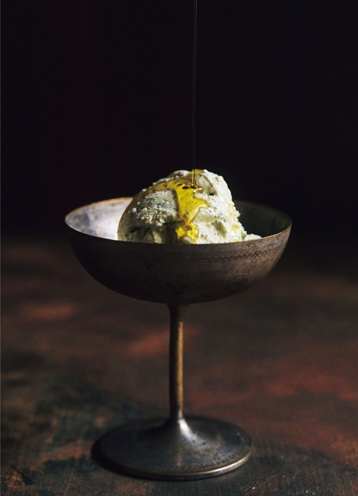 バジルアイスクリームにオリーヴオイル