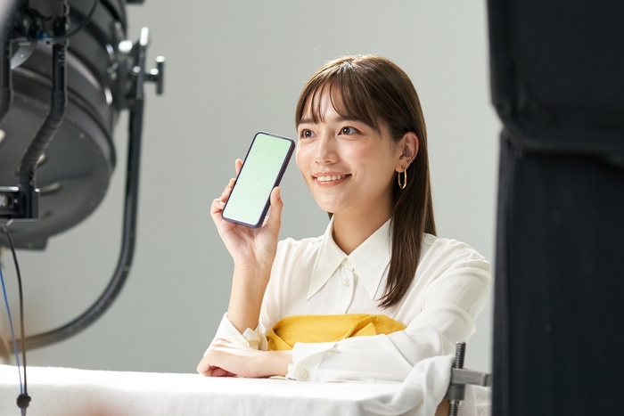 「MOVE by Qoo10」の新TV-CM『感じるままに、着よう』篇_6
