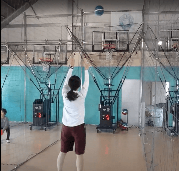 施設を利用する女性