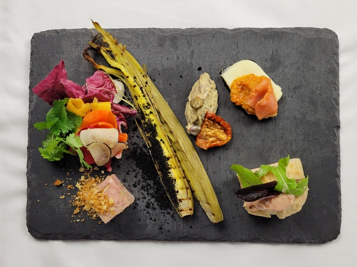 様々な食材を1品ずつ