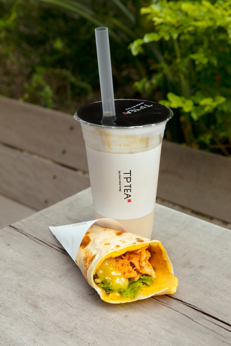 「チキン蛋餅(だんぴん)」ドリンクセットハーフサイズ 650円