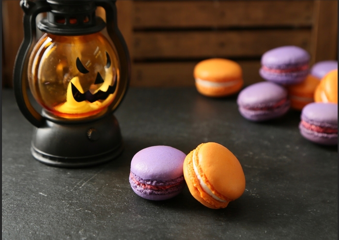 【WEBご予約特典】ディナータイム…マカロン2色(カシス&オレンジ)