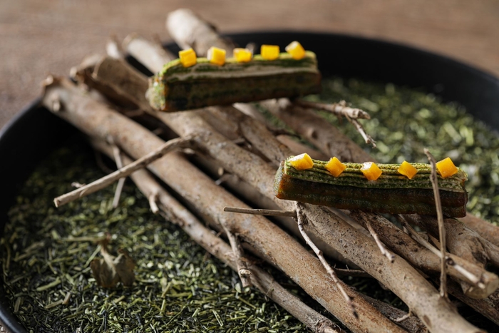 フォアグラとマンゴーのチュロス　mirume深緑茶房“伊勢茶”の香り
