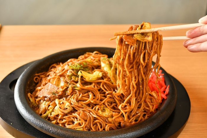 生麺 焼きそば 1,298円(税込)