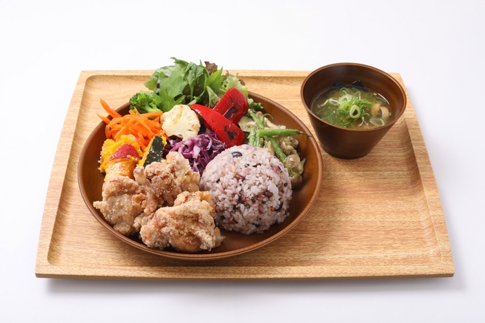 タニタカフェ+定食(から揚げ)