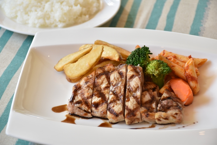 ポークグリル トリュフ風味のバルサミコソース(ライス付)  ¥1,944