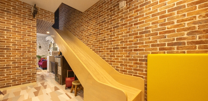 ホーリーハウスの滑り台