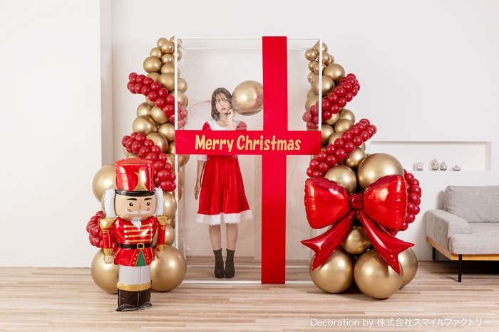 クリスマスプレゼントのようなフレーム装飾