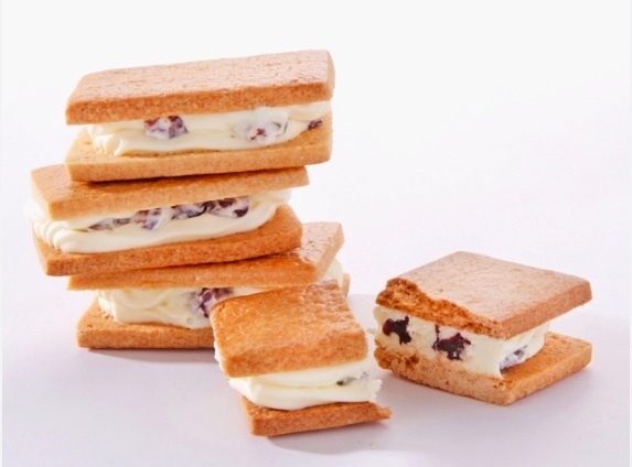 こりすのふゆじたく