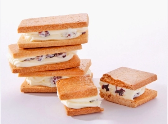 「こりすのふゆじたく」今期の販売開始！11-3月の季節限定　 地元高畠産デラウエアレーズンを100％使用したレーズンサンド