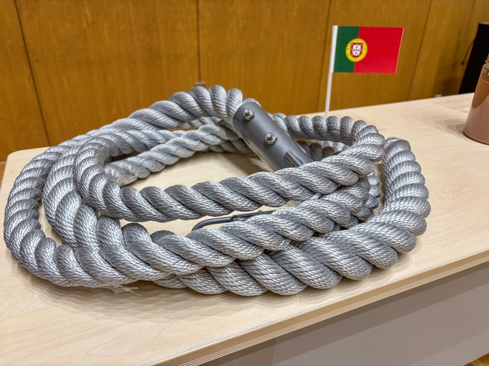 大阪信愛学院小学校で展示している「ロープ」