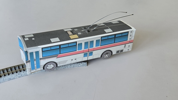 景品の関電トロバスペーパークラフト