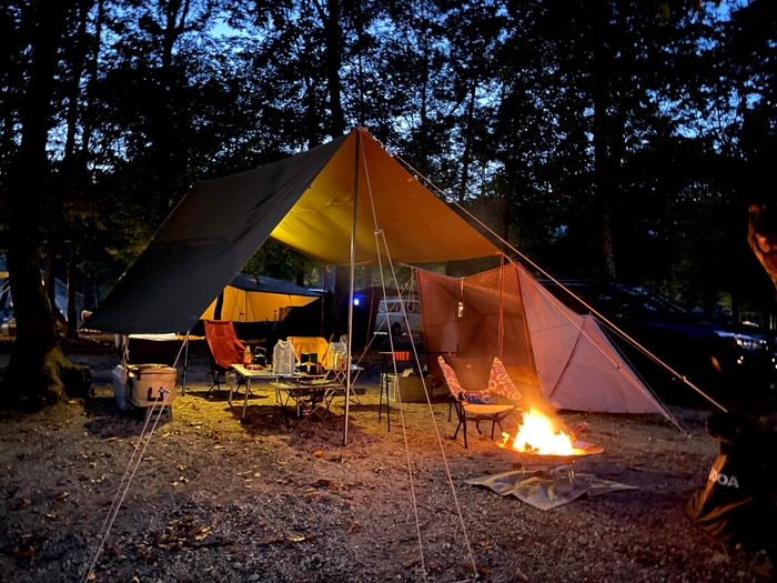 焚き火を前に。Color:オールドピンク