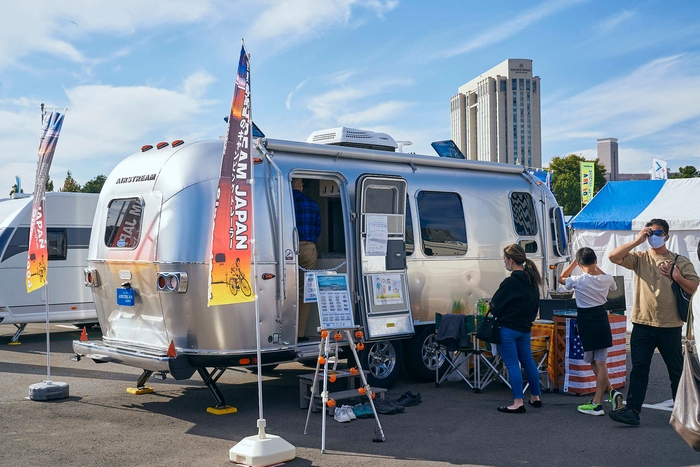 車両展示風景06