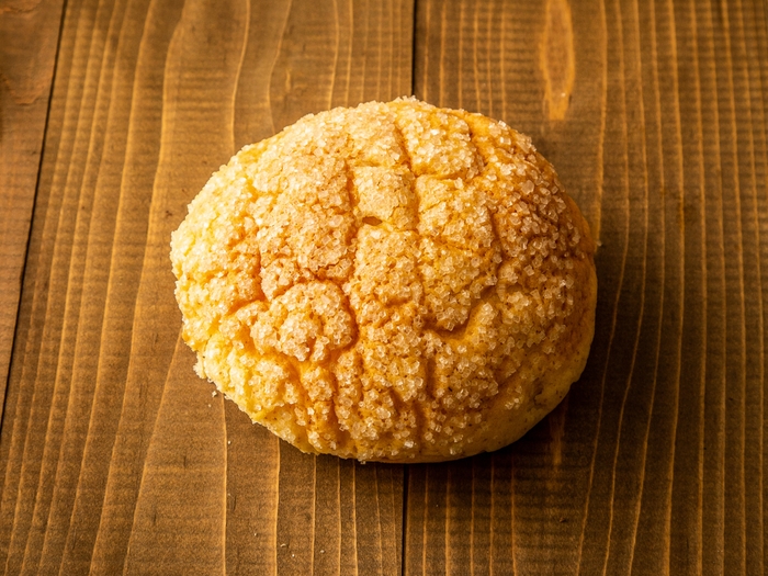 「焦がしバターの贅沢メロンパン」