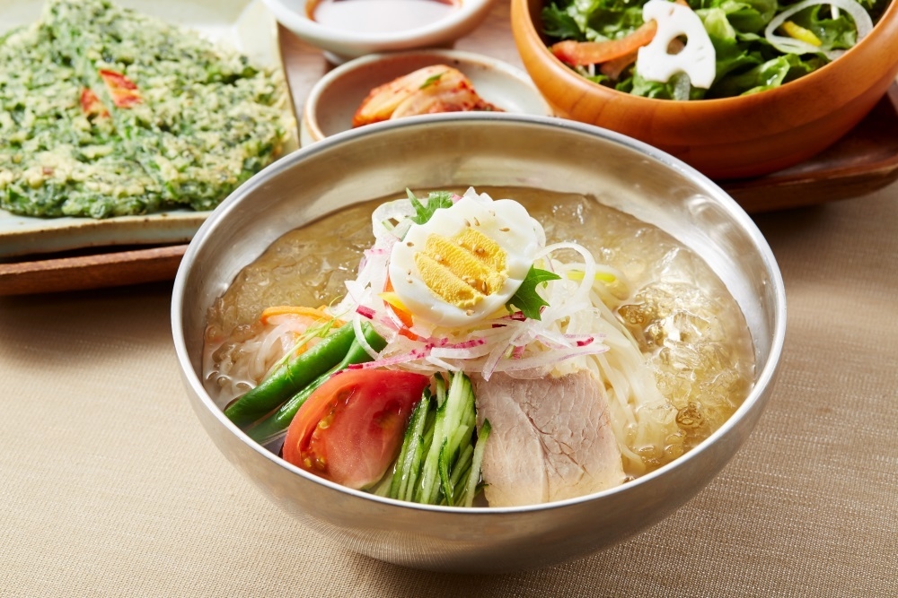 <カンナムキンパ>ゴマ香る豚しゃぶ韓国冷麵