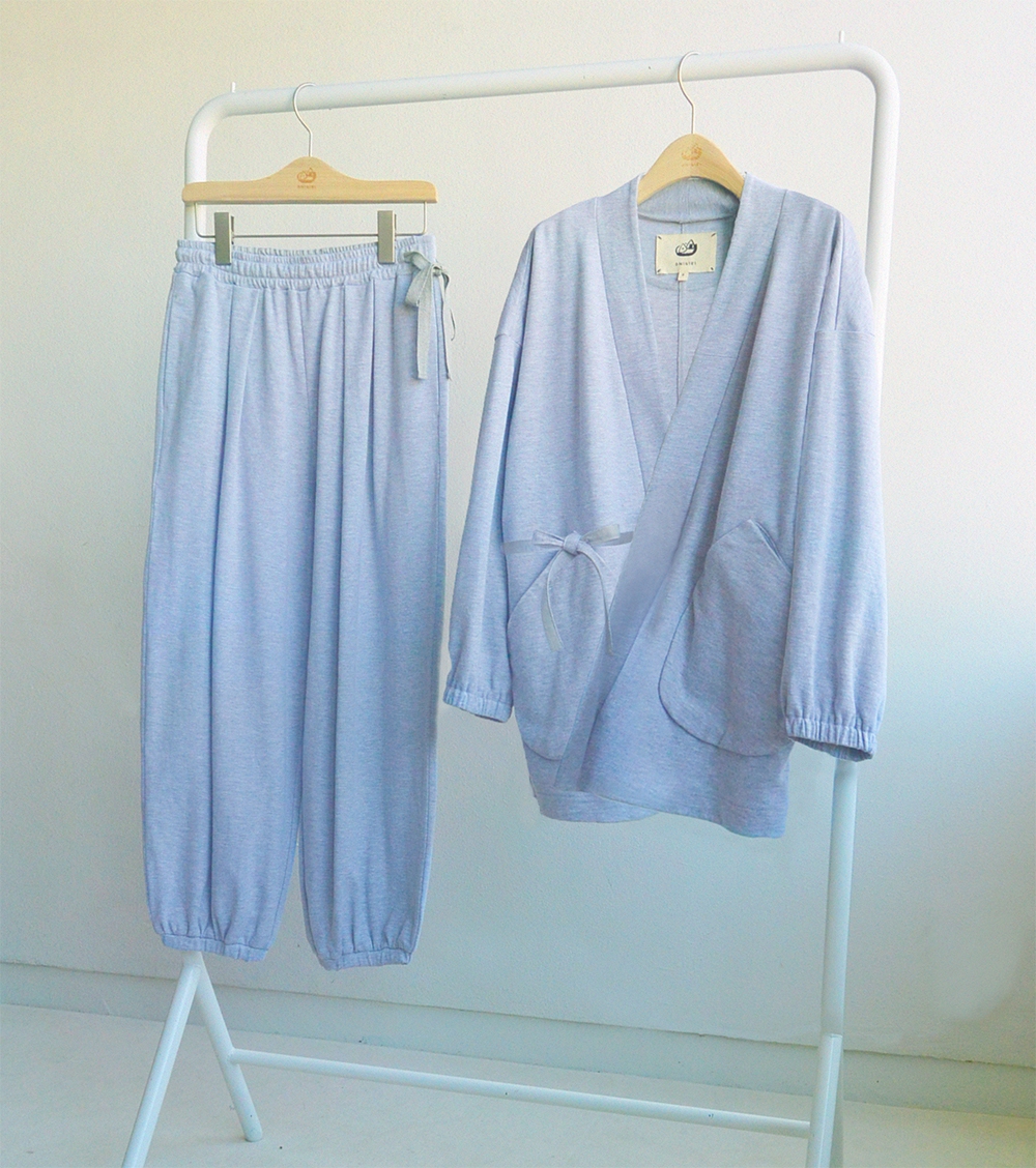トップス  7,900円、パンツ 5,900円(すべて税込) カラー:グレー、ミント、ネイビー