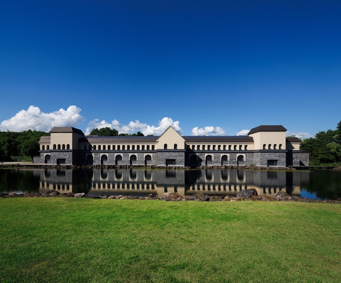 (1)池周りの芝生エリア 約3,134平米