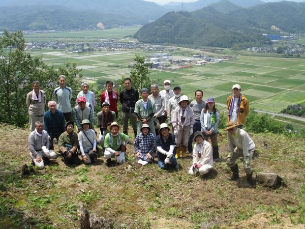 山名氏城跡保存会 有子山城草刈り