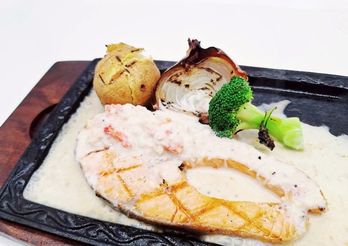 グリルサーモン ～カニの愛を受け止めて～