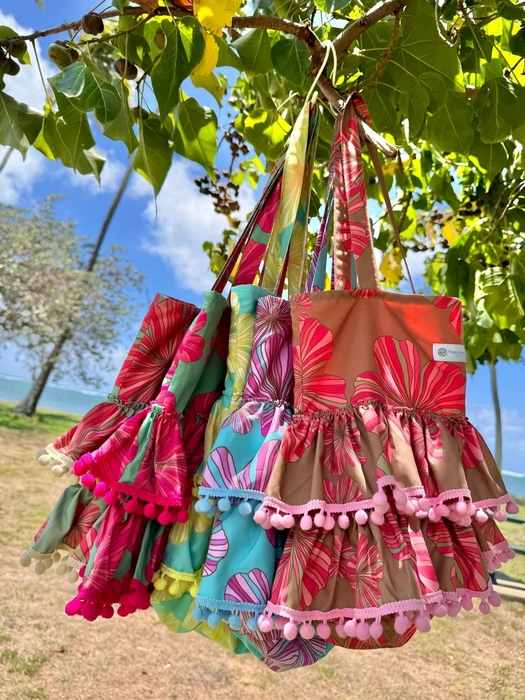 新作フリルトート